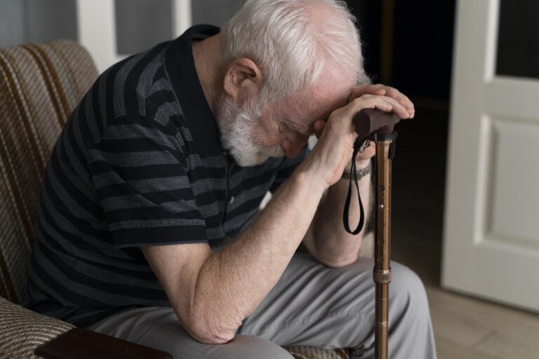 senior-man-confronting-alzheimer-disease